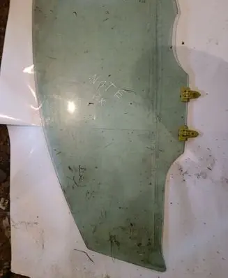 Nissan Note (E11) Front door window glass four-door E243R000464