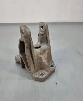 Nissan Leaf I (ZE0) Engine mounting bracket
