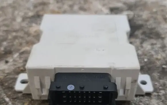 Toyota Corolla Verso AR10 Window wiper relay 
