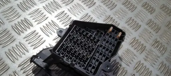 Audi A6 S6 C6 4F Fuse box set 0744521028 6844