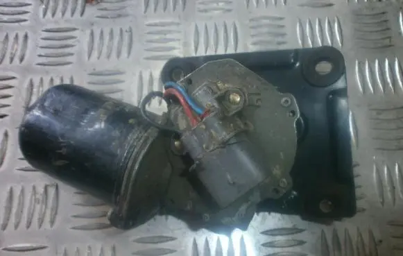 Nissan Primera Wiper motor