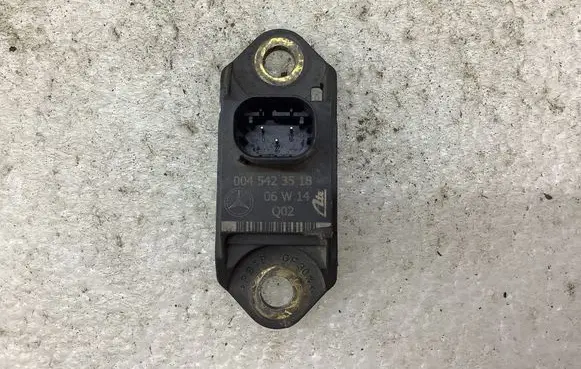 Mercedes-Benz GL X164 Acceleration sensor 0045423518 06W14