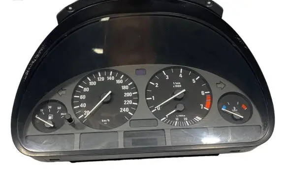 BMW 5 E39 Speedometer (instrument cluster) 8372359 62118372359