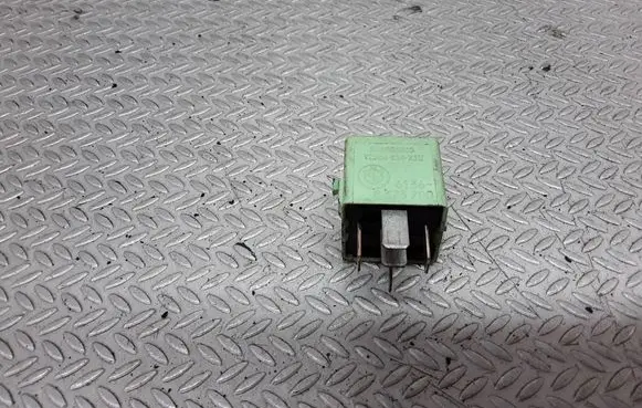 BMW 5 E39 Other relay 61368373700
