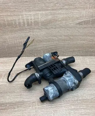 BMW 5 E39 Coolant heater control valve 8374994 1147412135 USED