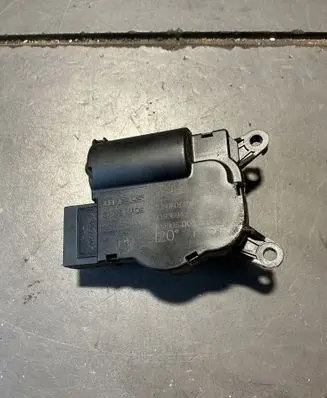 Audi Q7 4L Air flap motor/actuator 52411483R04 300506D05 3093694