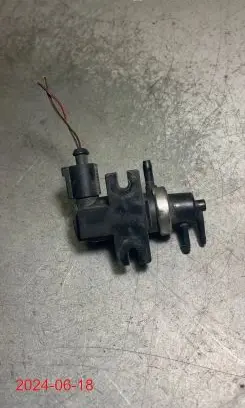 Skoda Octavia Mk1 (1U) Turbo solenoid valve 1J0906627
