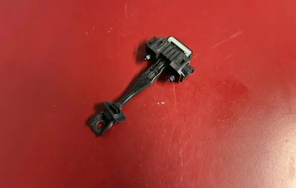 BMW X1 U11 Front door check strap stopper 9883823