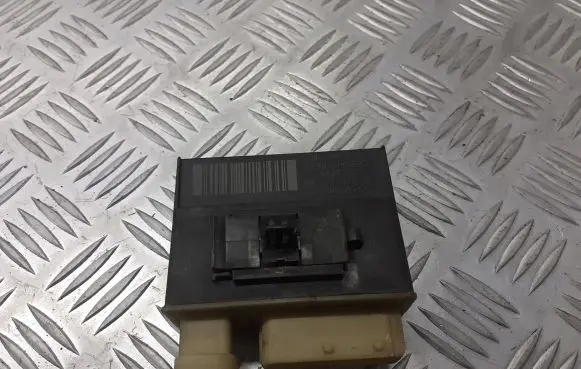 Citroen C5 Coolant fan relay 9652021180