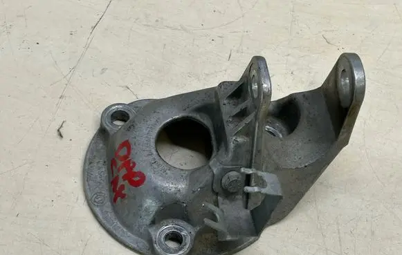 Porsche Cayenne (92A) Engine mounting bracket 7P5199373A