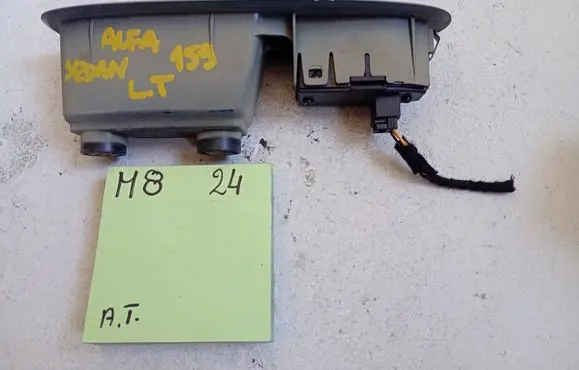 Alfa Romeo 159 Central console control unit 1212123