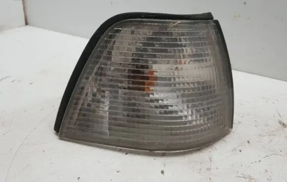 BMW 3 E36 Front indicator light 864696