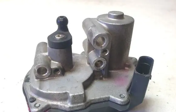 Audi A4 S4 B8 8K Intake manifold valve actuator/motor 03L129086