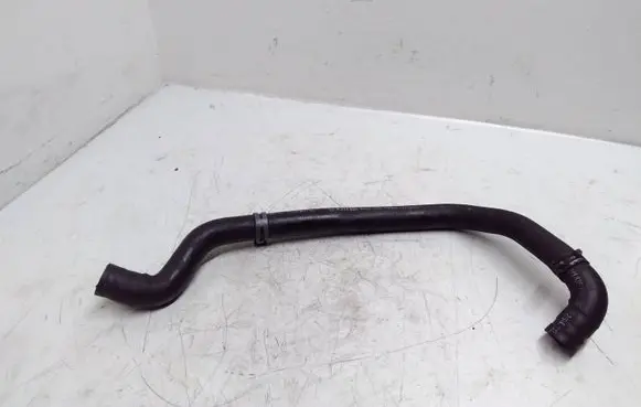 Mercedes-Benz CLS C219 Engine coolant pipe/hose A2118303596