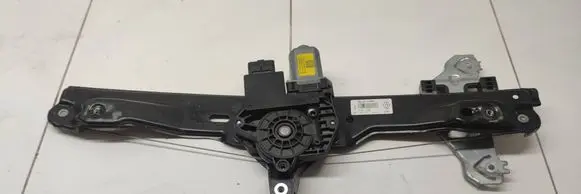 Renault Kadjar Front door window regulator with motor 807218568R