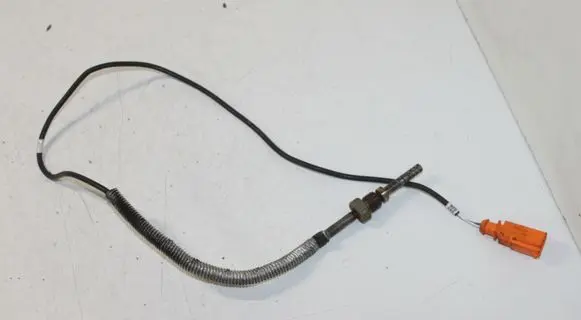 Volkswagen Golf V Exhaust gas temperature sensor 03G906088D