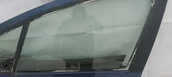 Peugeot 307 Front door window glass four-door 