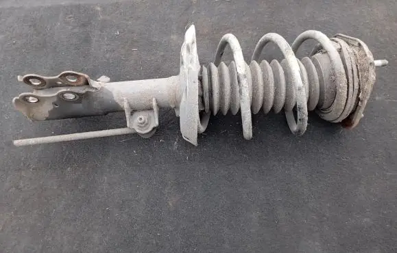 Toyota Prius (XW50) Front shock absorber with coil spring