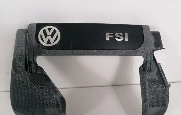 Volkswagen Jetta V Engine cover (trim) 06F103925