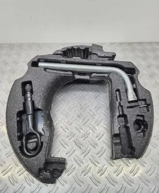 Audi A6 Allroad C7 Tool set 4G0012109C