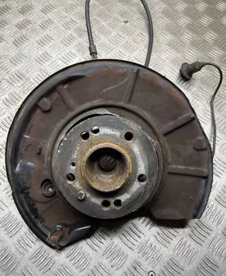 Rear wheel hub