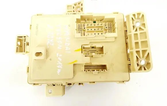 Hyundai Tucson TL Fuse module 91950D3610