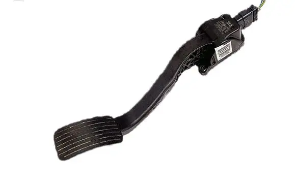 Accelerator throttle pedal