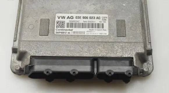 Skoda Fabia Mk2 (5J) Engine control unit/module 03E906023AC