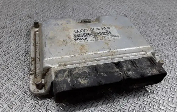 Audi A4 S4 B5 8D Engine control unit/module 038906019BR 0281010226