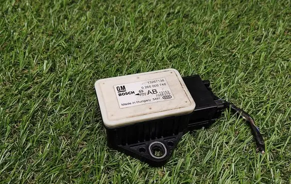 Opel Meriva B ESP acceleration yaw rate sensor 13267138 0265005748