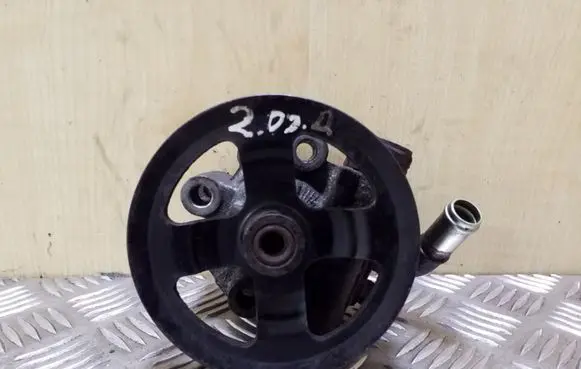 Toyota Avensis T250 Power steering pump