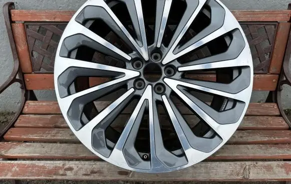 Audi Q8 e-tron R21 alloy rim 
