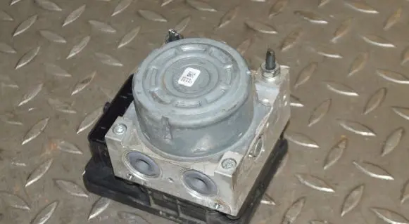 Mazda 3 II ABS Pump BHR1437A0A