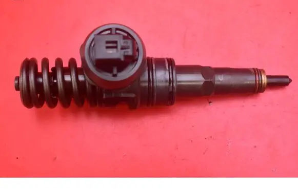 Seat Alhambra (Mk1) Fuel injector 038130073AK