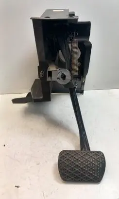 Mercedes-Benz C W203 Brake pedal A2032900719 2032900719