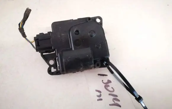 Dodge Magnum Air flap motor/actuator 05061099aa