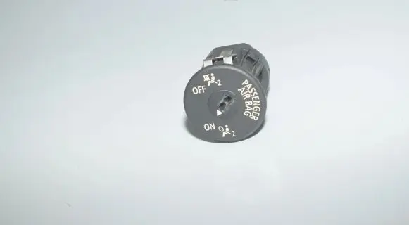 Passenger airbag on/off switch