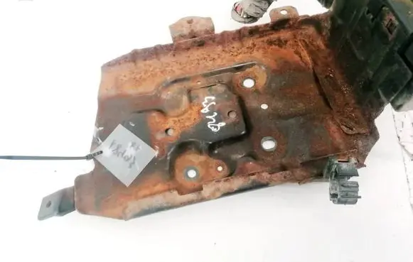 Nissan Almera Tino Battery box tray 