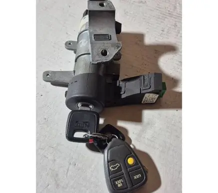 Volvo V70 Ignition lock 510130020 8622347
