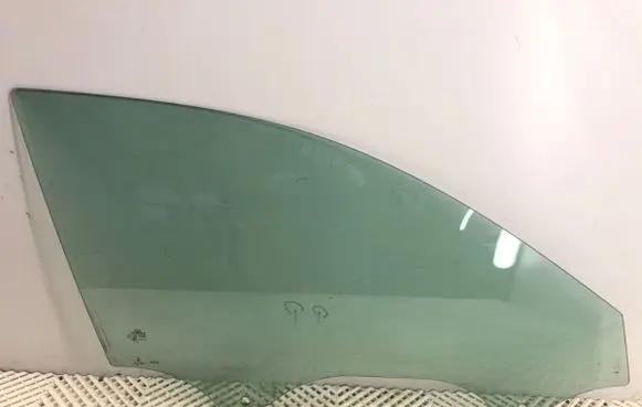 Audi A4 S4 B9 Front door window glass four-door 8W0845202