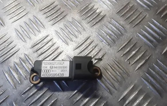 Audi A6 S6 C5 4B Airbag deployment crash/impact sensor 4B0959643B
