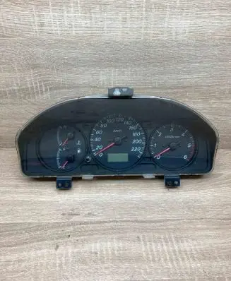 Mazda 323 F Speedometer (instrument cluster) BRBL2J