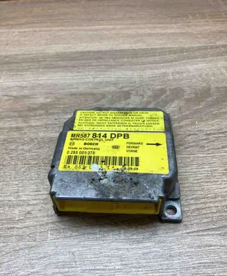 Mitsubishi Space Star Airbag control unit/module 0285001375 MR587814DPD