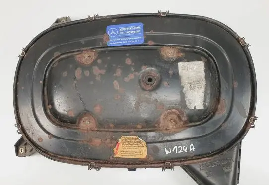 Mercedes-Benz E W124 Air filter box 0150948802