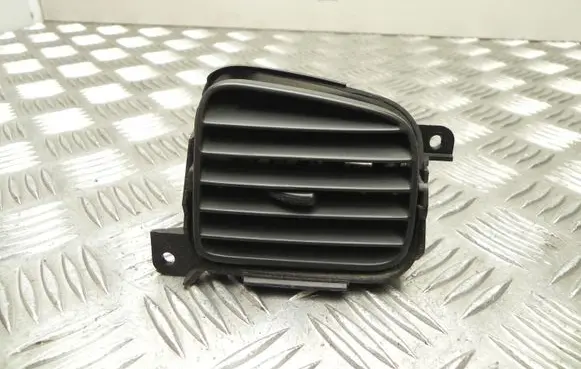 Mazda 323 Rear air vent grill B25GGM932 T6124
