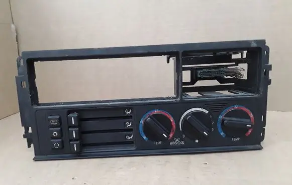 BMW 5 E34 Climate control unit 8351114 62131384141 8351115