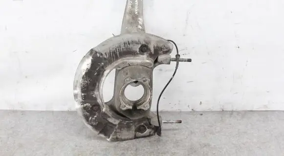 Front wheel hub