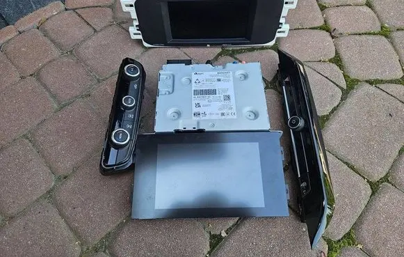 Opel Mokka B Glove box 9844106380- 9842665880 9836623980