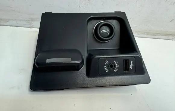 BMW X5 F15 USB socket connector 9252108