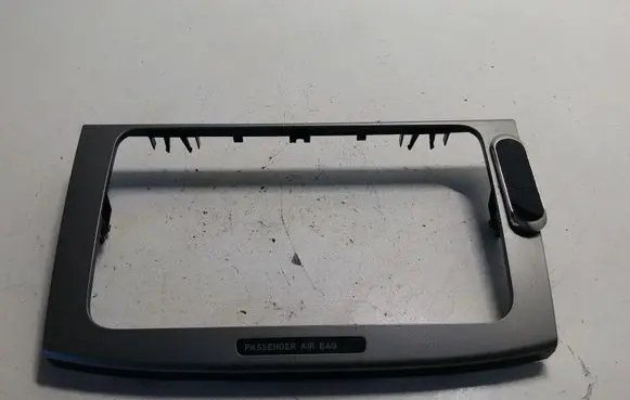 Volkswagen PASSAT B6 Radio/GPS head unit trim 3C0858069M
